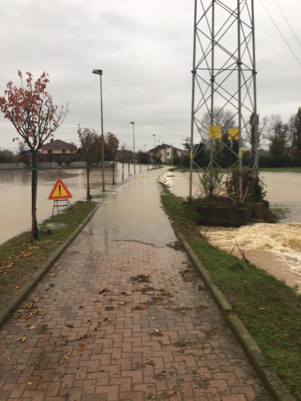 A Leini domani, lunedì 25 novembre, scuole aperte e servizio scuolabus attivo