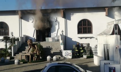 A fuoco la sede della Federazione calcio balilla a Feletto | FOTO