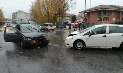 Incidente a Favria al solito incrocio, traffico in tilt | FOTO