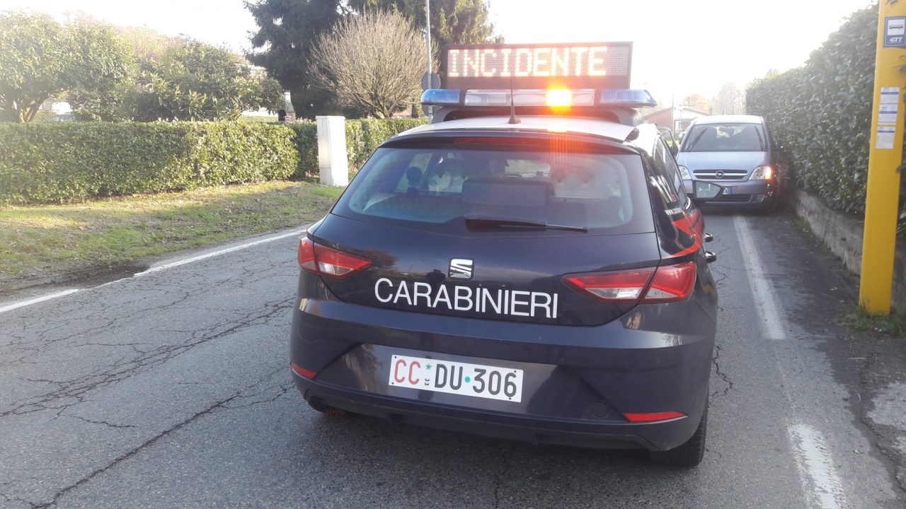 Furgone contro auto, incidente fra Torre e Bairo | FOTO