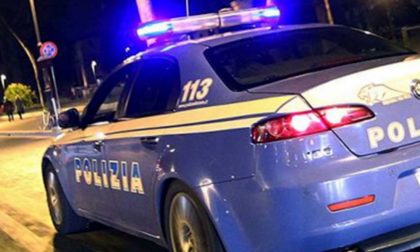 Vendevano stupefacenti vicino al centro commerciale: due pusher arrestati