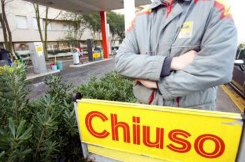 Sciopero benzinai 6 e 7 novembre contro l’illegalità sui carburanti