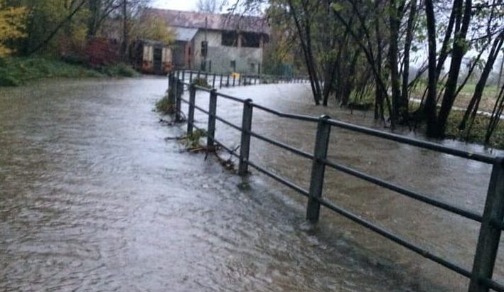 Maltempo: strade chiuse a Chiaverano e San Giorgio, cascina Granda isolata a Bairo – LE FOTO