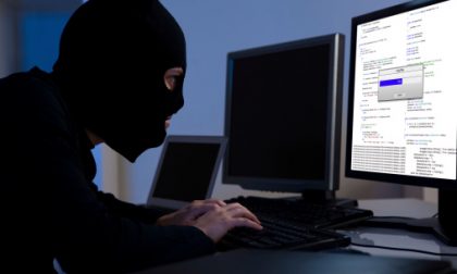 Truffe online: falsi biglietti aerei gratis su Facebook