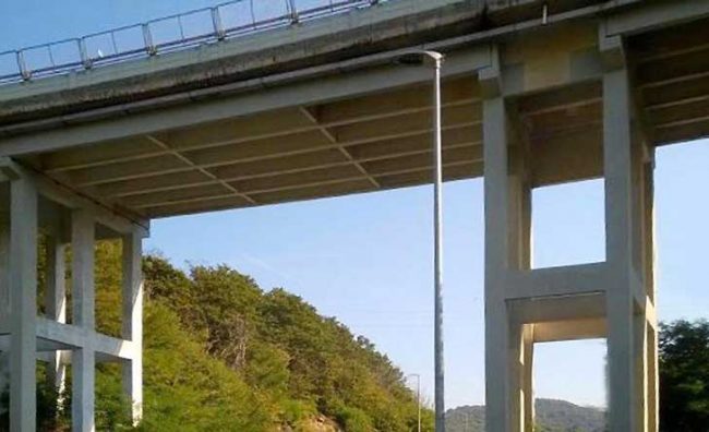 Autostrada A26, si lavora sui viadotti e arrivano i divieti