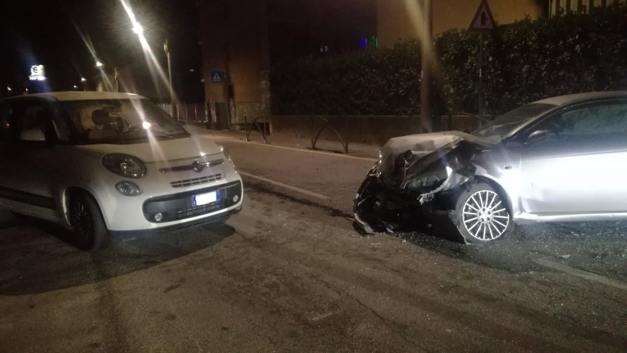 Incidente sabato sera in via Favria a Rivarolo