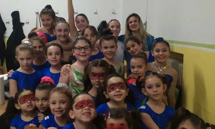 Le ragazze della ginnastica ritmica Judo Azzurro impegnate a Rivoli per beneficenza