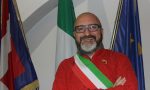 Nuovi interventi al servizio dei cittadini a Cuorgnè, il sindaco dona una nuova altalena per i bambini