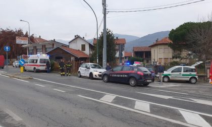 Scontro fra due auto a Balangero, donna rimane incastrata nell'auto