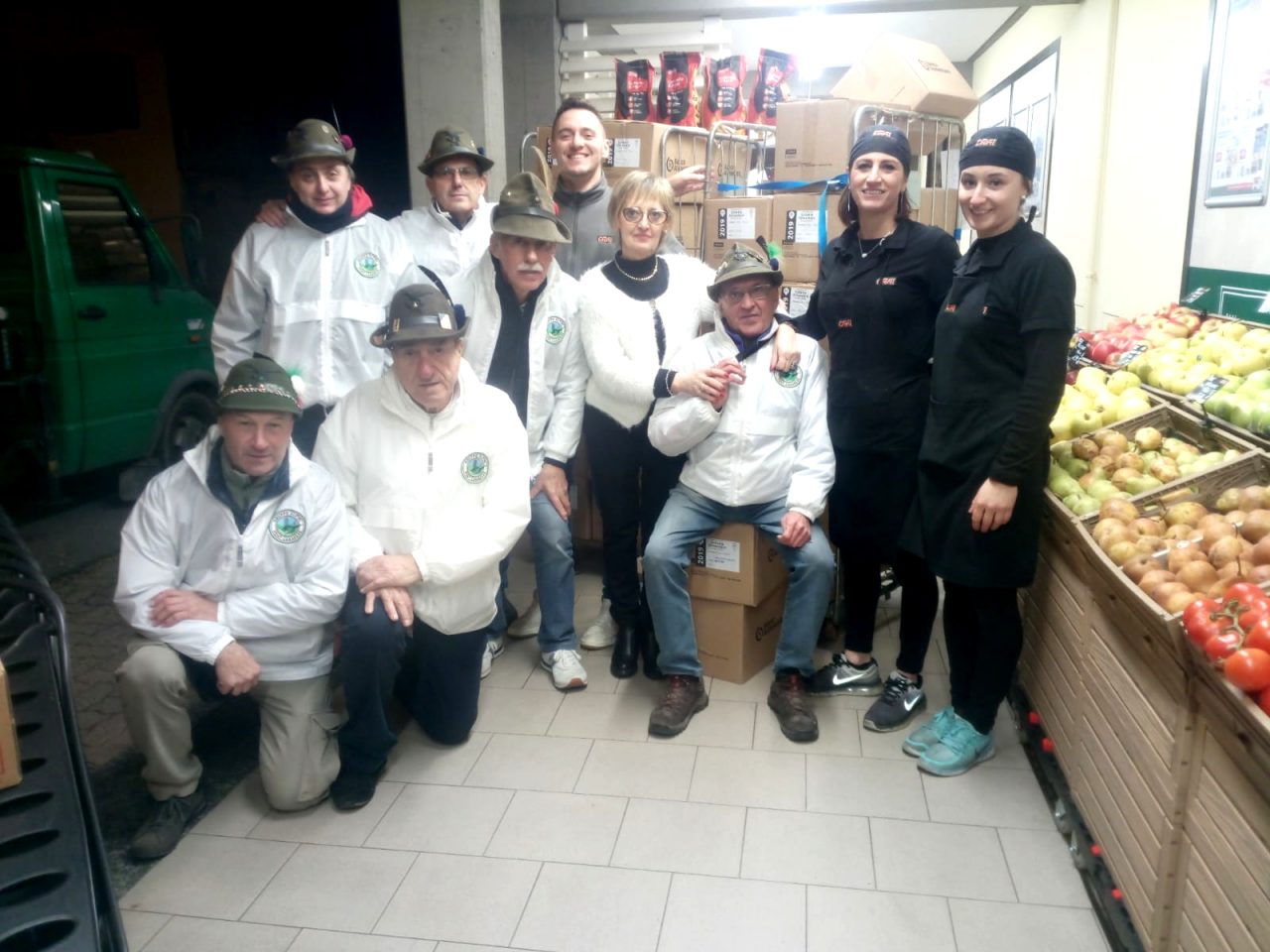 Pont Canavese: Gli Alpini in piazza per la giornata della colletta alimentare