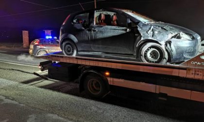 Giovane muore investito mentre cammina a bordo strada