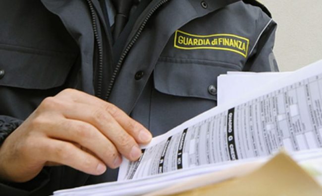 Pubblicato bando per il reclutamento di 10 tenenti finanzieri