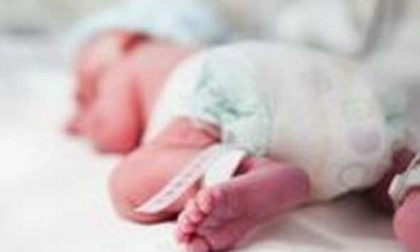 Nasce con l’intestino al posto del polmone: neonata salvata con un trapianto a Torino