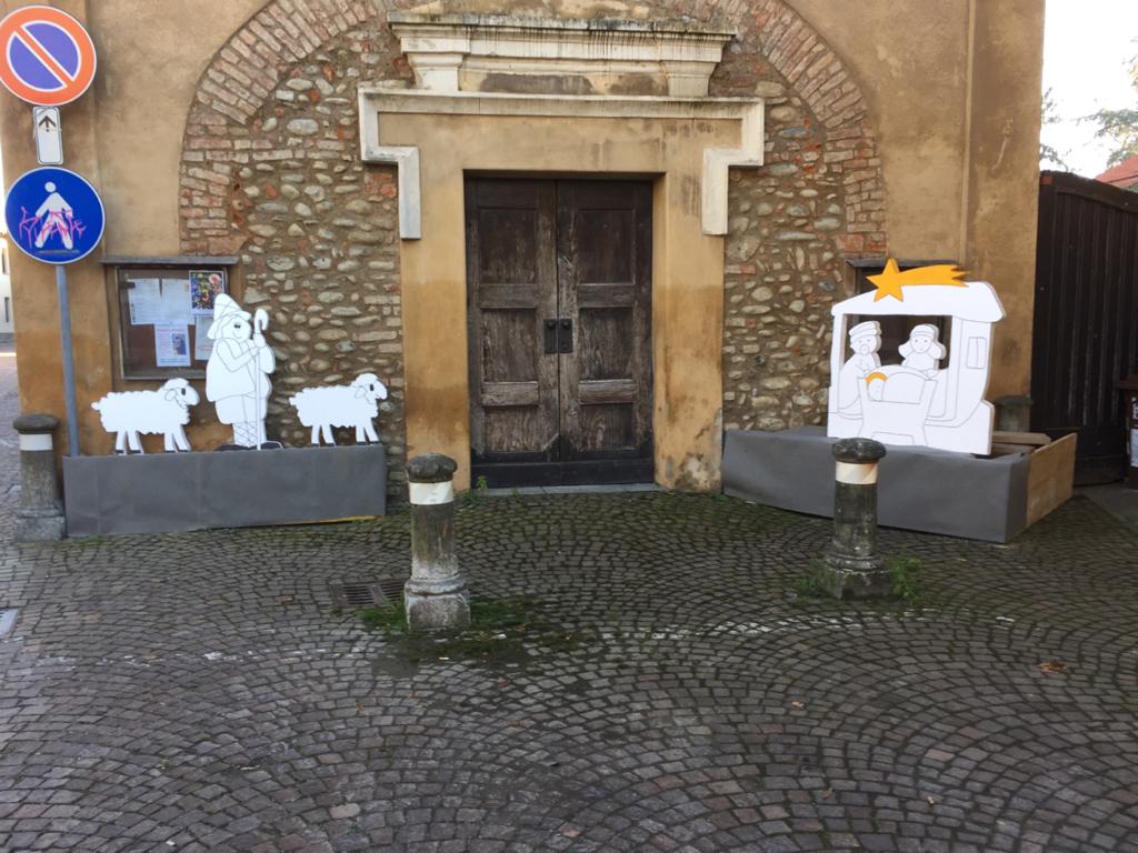 Presepe diffuso per aiutare la parrocchia a pagare le bollette