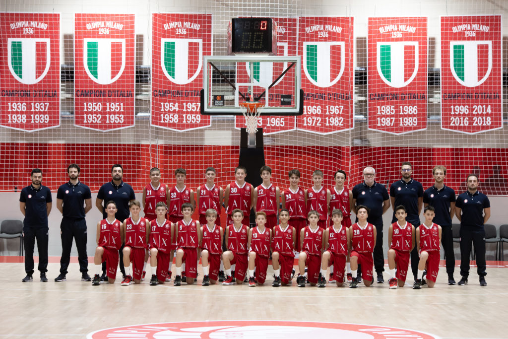 “La Befana gioca a Basket”: canestri e applausi a scena aperta