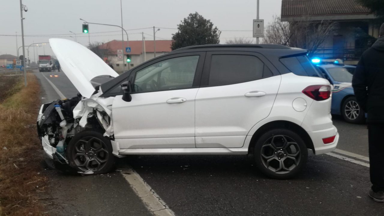 Incidente sulla Ex 460 a Feletto, tre auto coinvolte