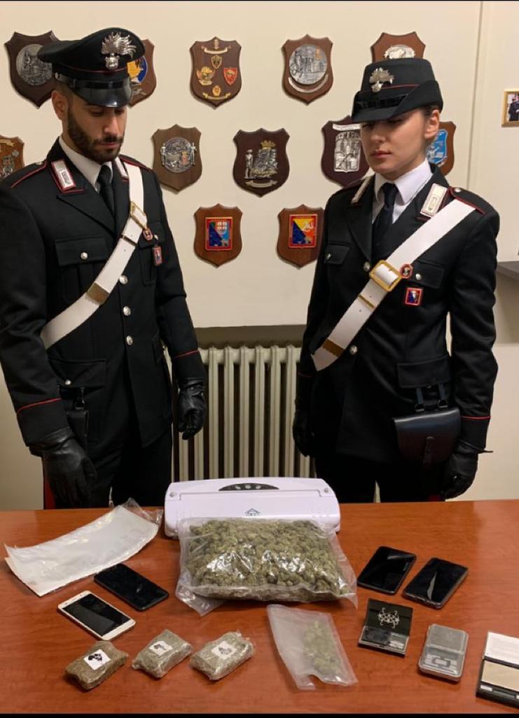 Arrestata 27enne di Favria: gestiva un market h24 della droga | VIDEO