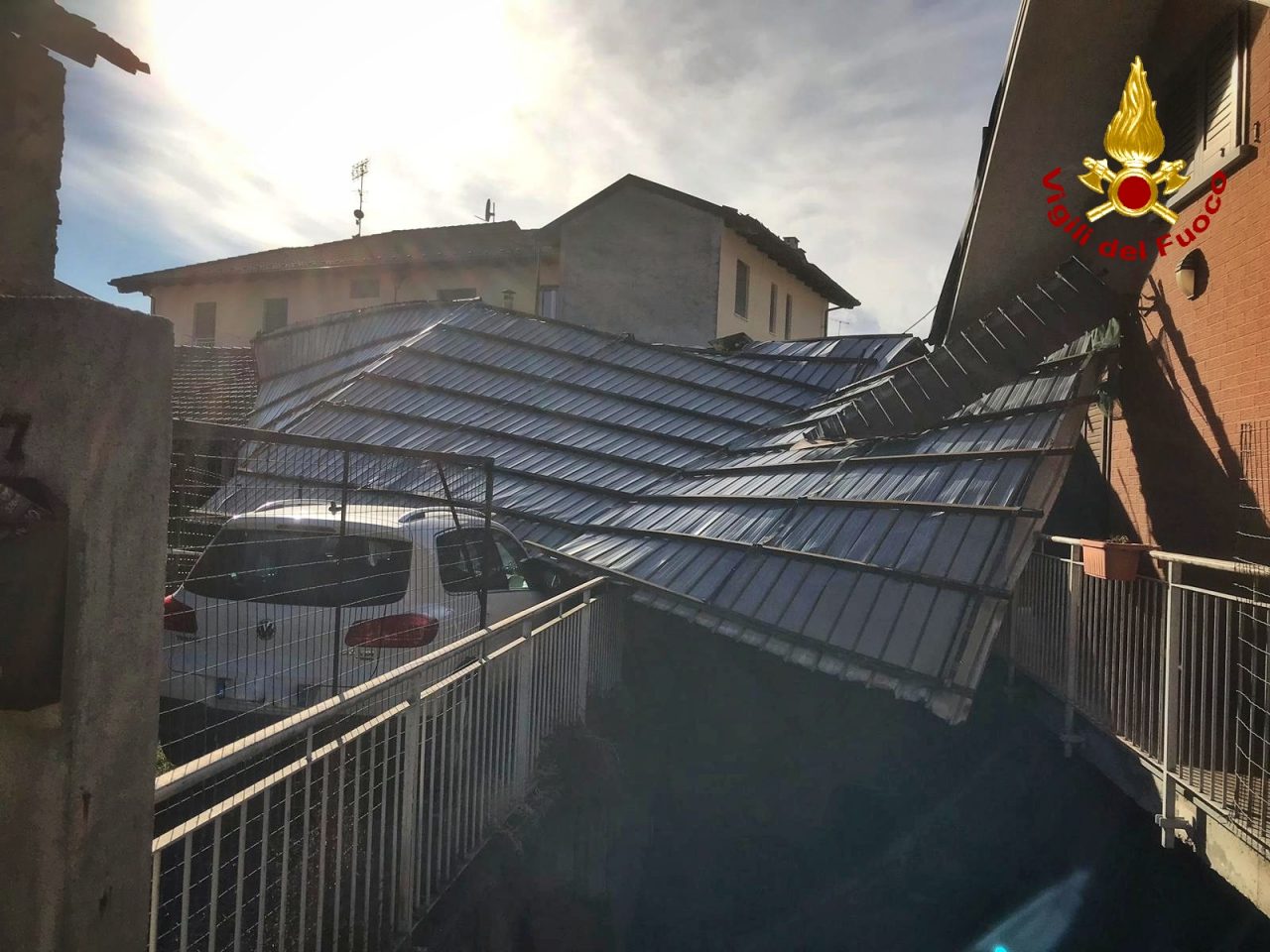 140 interventi dei vigili del fuoco a causa del forte vento | FOTO