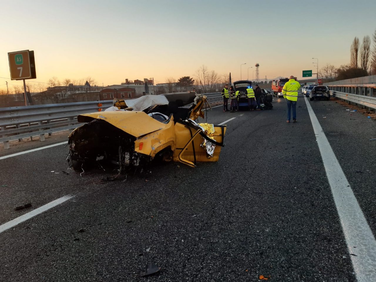 Schianto in autostrada, sull'A5 all'altezza di Volpiano muore un ragazzo