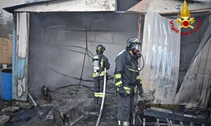 Incendi nel Torinese: a fuoco un fienile e un deposito attrezzature | FOTO e VIDEO