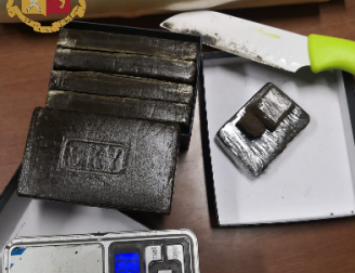 Trovati oltre 2 chili di droga: tre persone arrestate