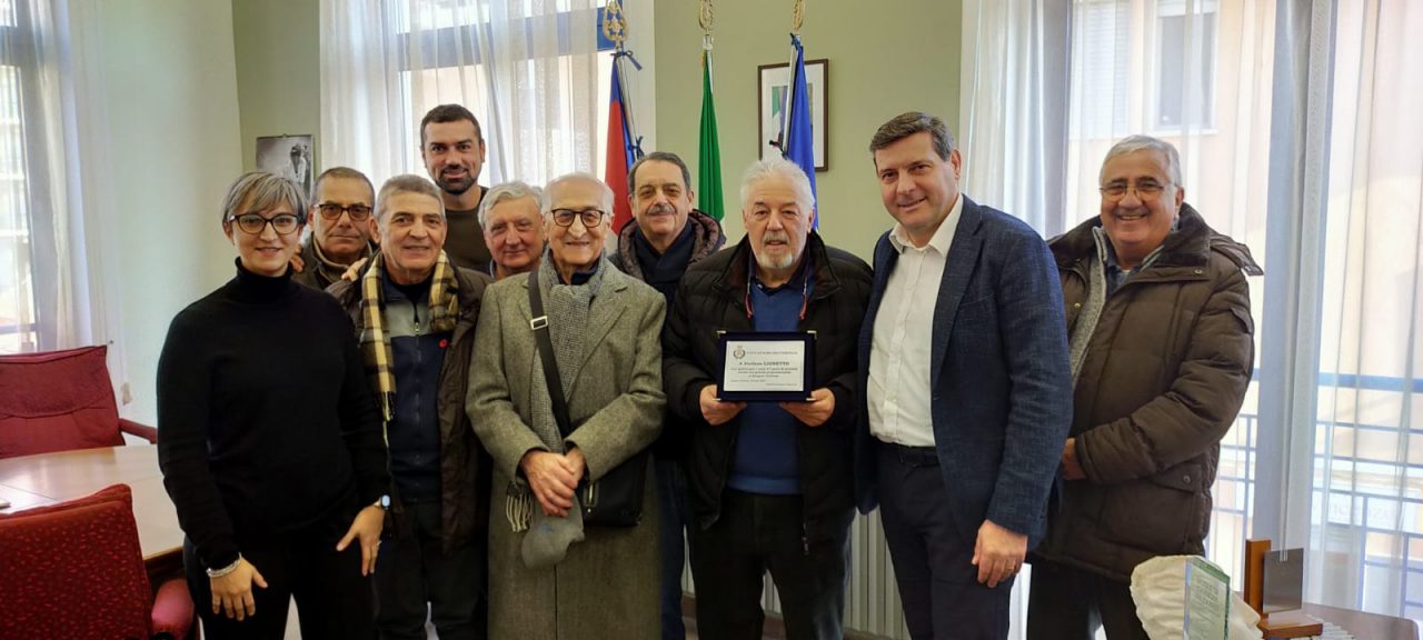 Due commercianti di Borgaro premiati per la loro decennale attività