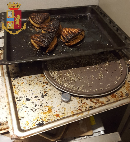 Bar degli orrori: cavi elettrici non protetti ed escrementi di topo | FOTO