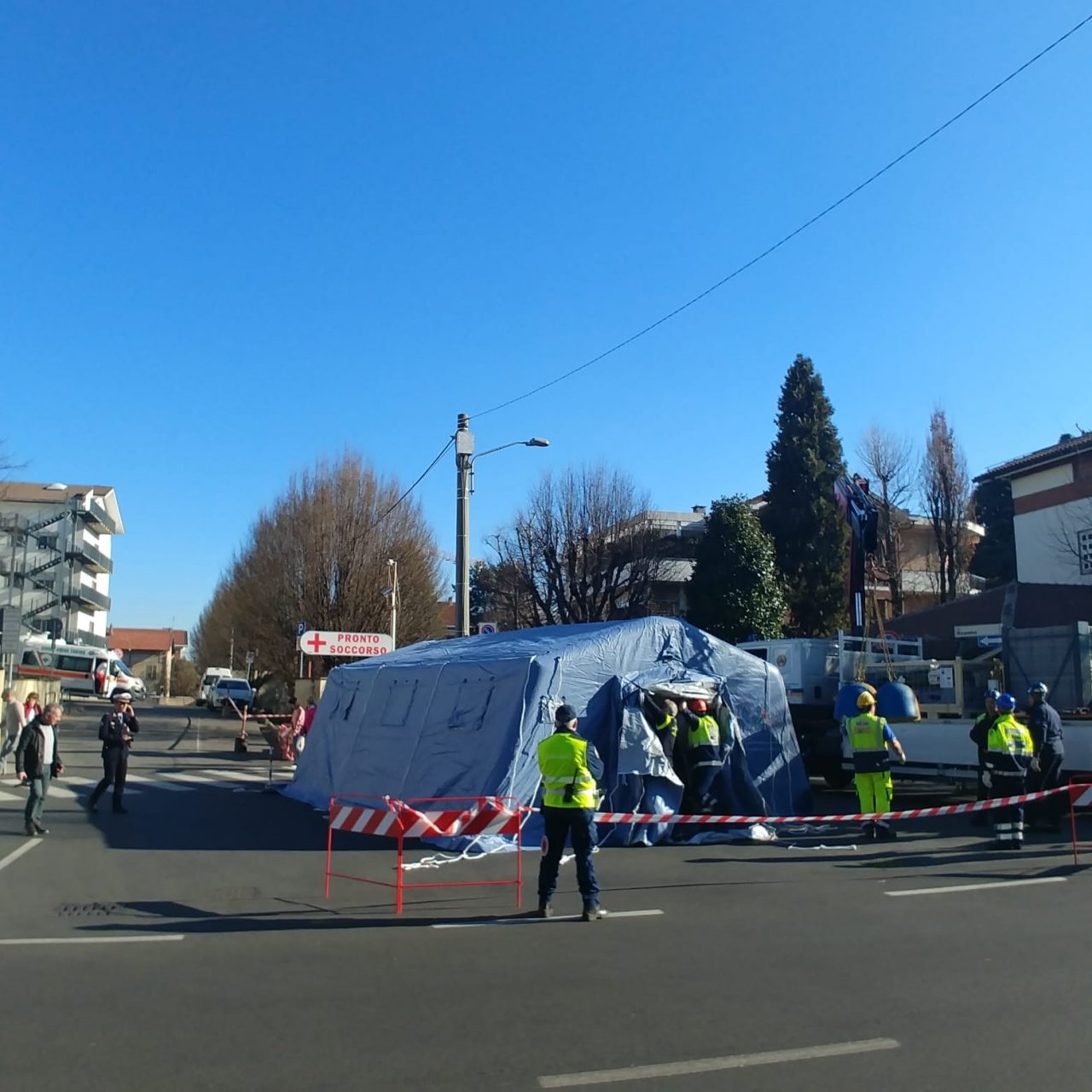 Coronavirus: tenda al Pronto Soccorso
