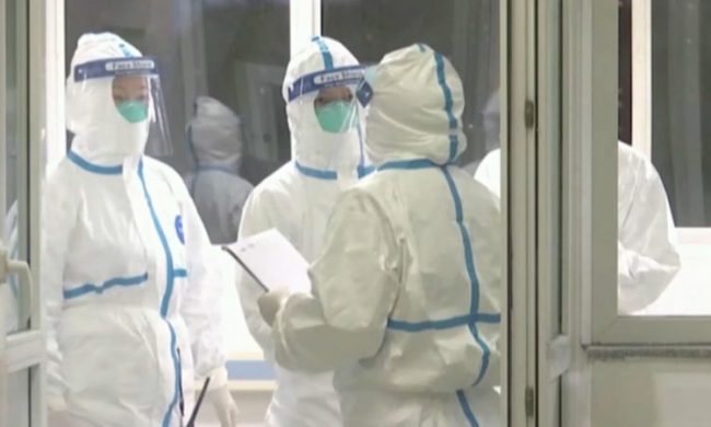 Primo giorno da arancioni più di 2000 nuovi contagi