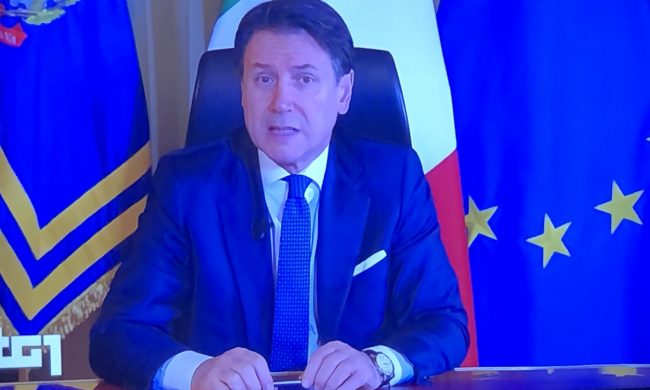 Emergenza Coronavirus: il Governo chiude le attività non “essenziali”