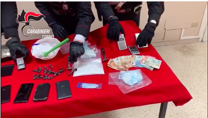Market della droga arrestato un uomo e denunciata la convivente