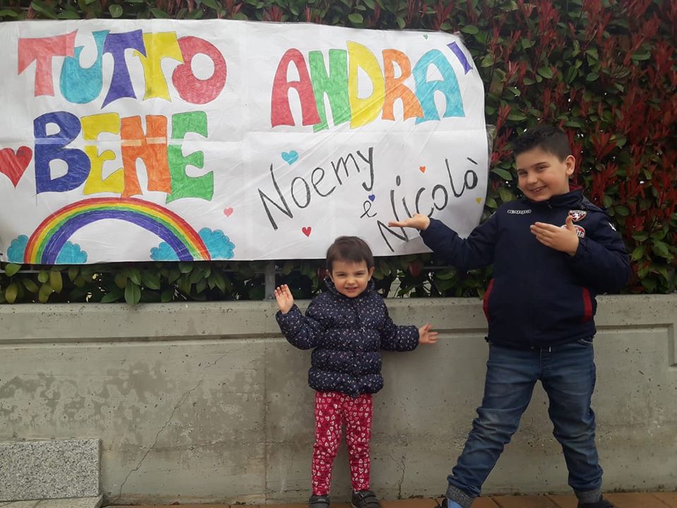 «Andrà tutto bene»: dal Ciriacese e Valli di Lanzo centinaia le foto inviate dei disegni e striscioni dei bambini