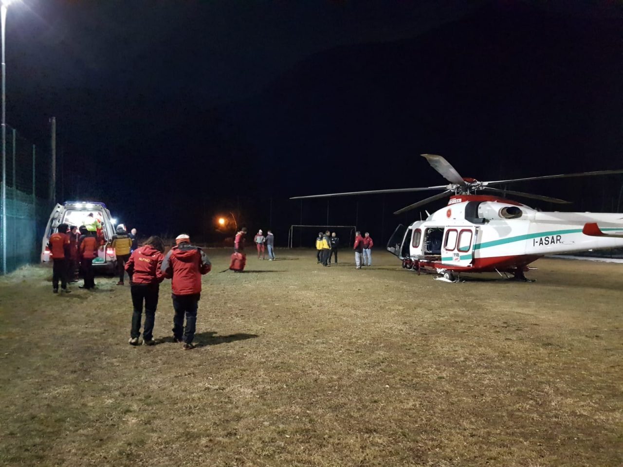 Intervento del soccorso alpino, salvata donna caduta in un dirupo