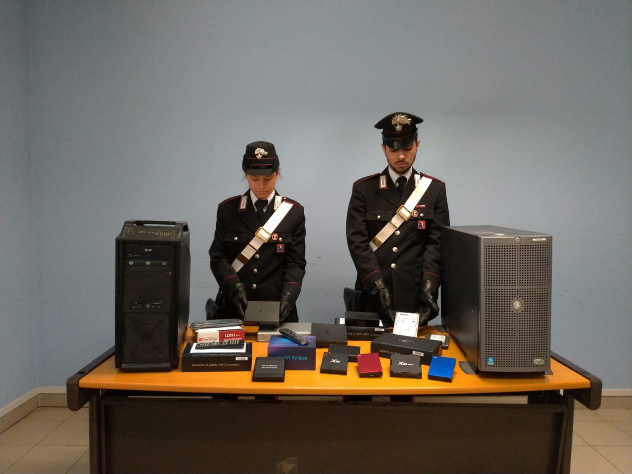 Pay tv gratis, 15 persone denunciate per abbonamenti pirata