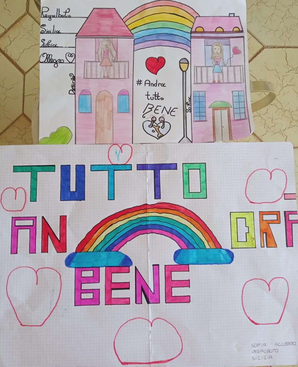 Sofia e Allegra hanno realizzato addirittura due arcobaleni per dire che #AndràTuttoBene