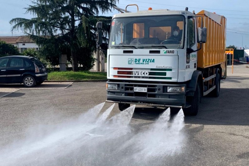 Igienizzazione delle strade e chiusura dei parchi giochi