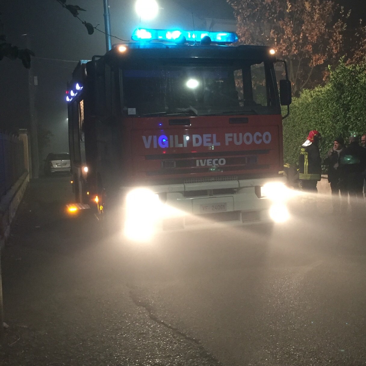 Si getta dal ponte di Robassomero