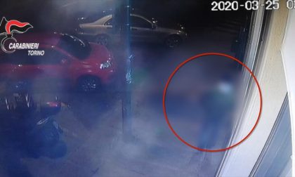 Rapinano un uomo davanti alla farmacia notturna, arrestati | VIDEO