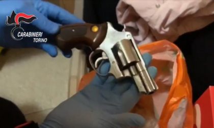 Un arsenale a casa di un operaio a San Francesco al Campo | FOTO e VIDEO