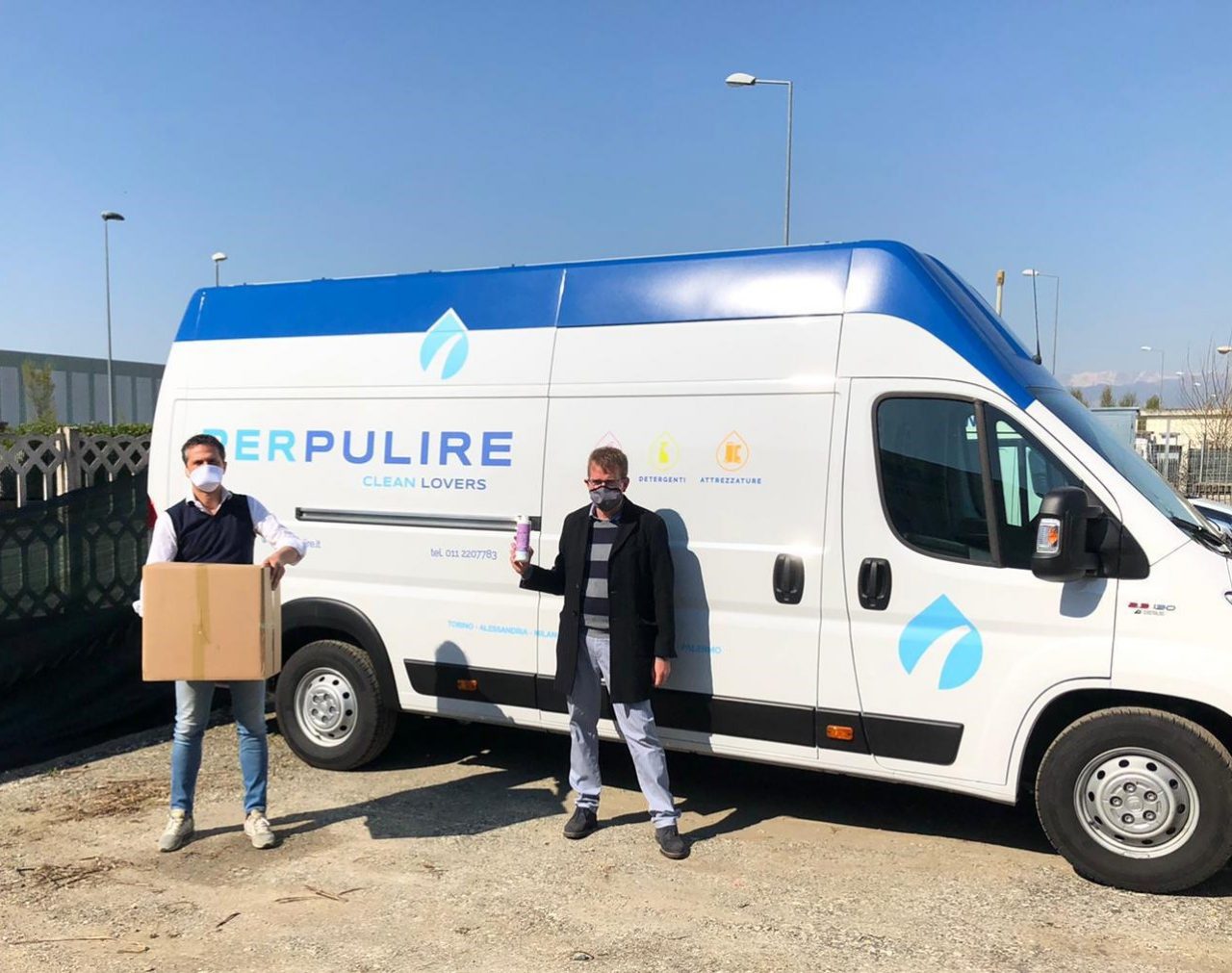 Imprenditore dona mascherine alla popolazione