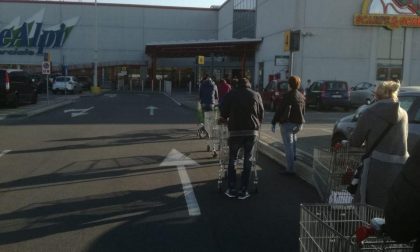 Code ai supermercati del Canavese in vista della Pasqua (in casa)