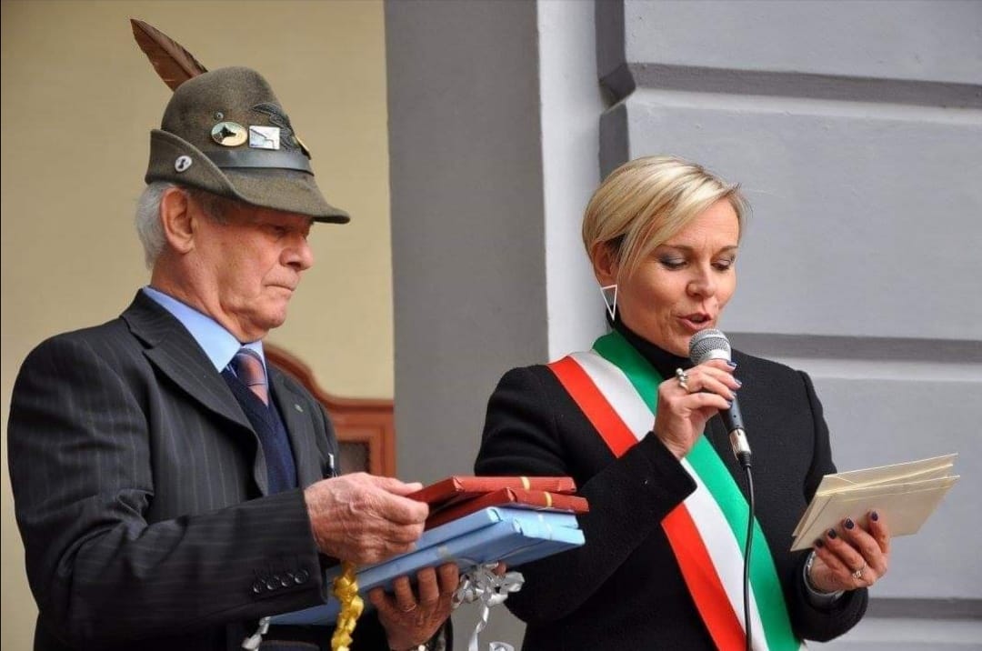 Strambino in lutto per il decano delle Penne nere