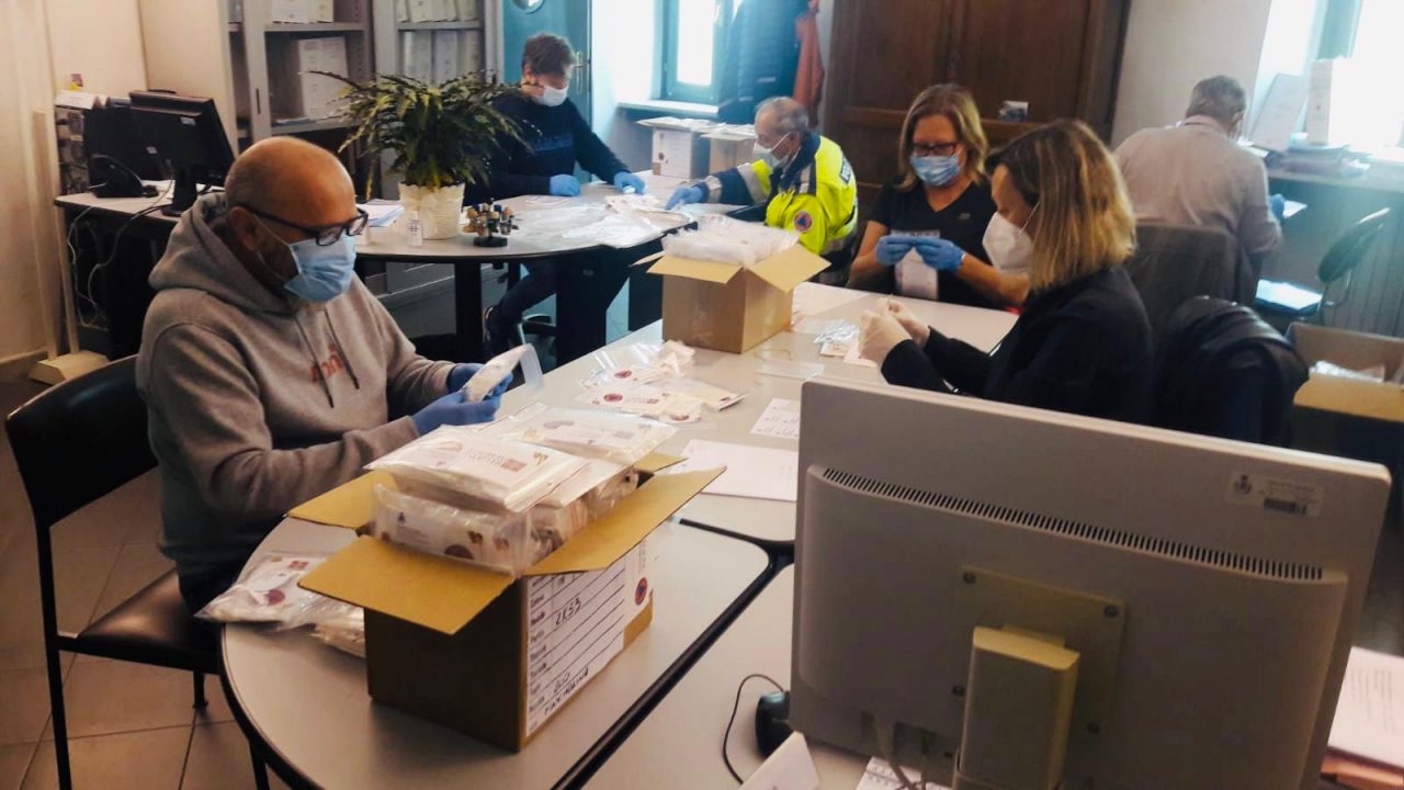 Iniziata la distribuzione delle mascherine regionali