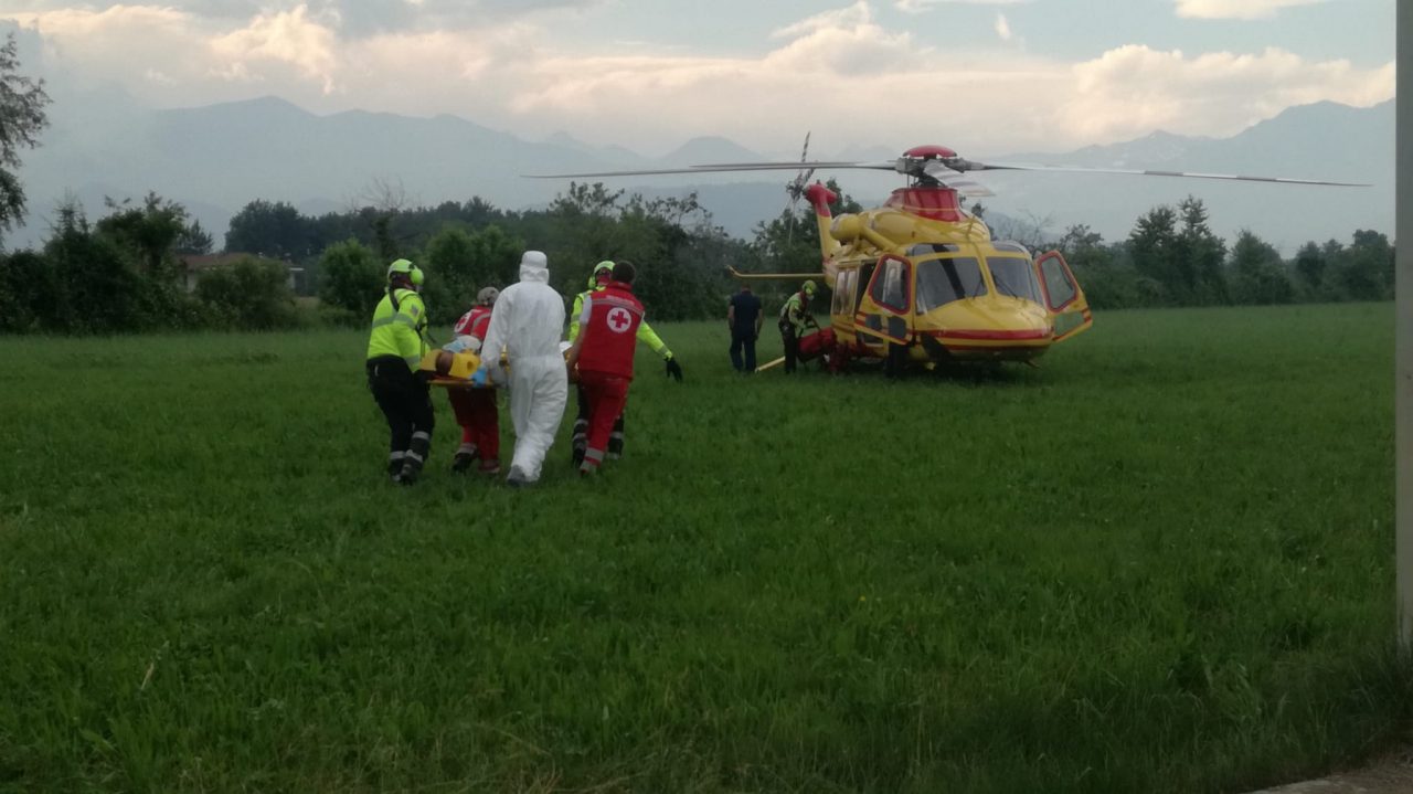 Cade dal balcone 70enne in gravi condizioni al Cto