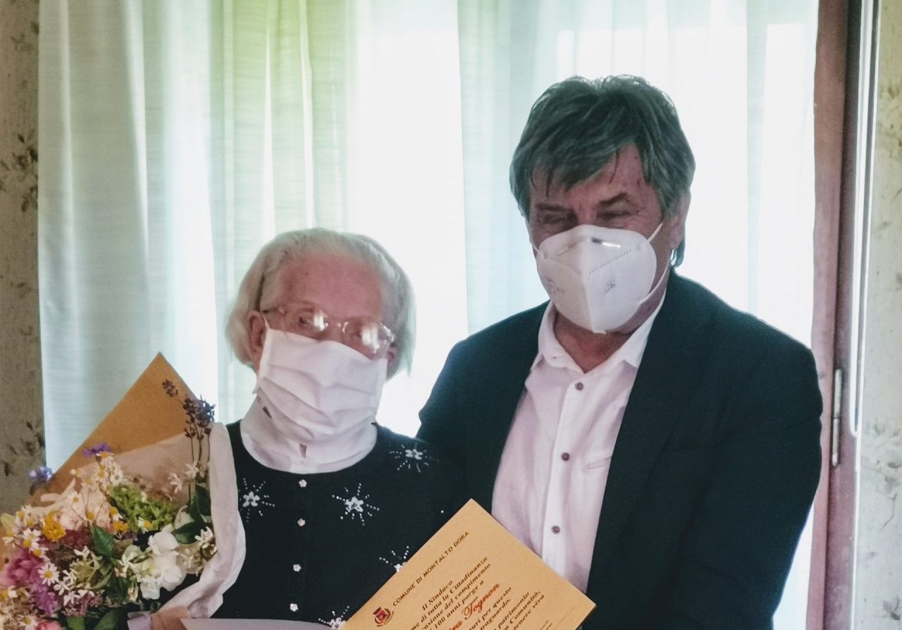 Centenaria festeggiata dal sindaco di Montalto Dora