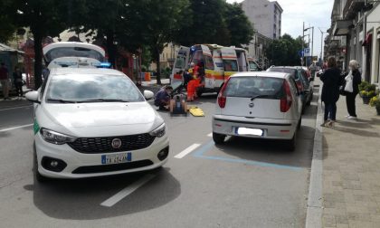 Incidente a Rivarolo, ciclista colpita dalla portiera di un'auto | FOTO