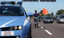 In monopattino sull'autostrada Torino-Milano, fermato un 30enne