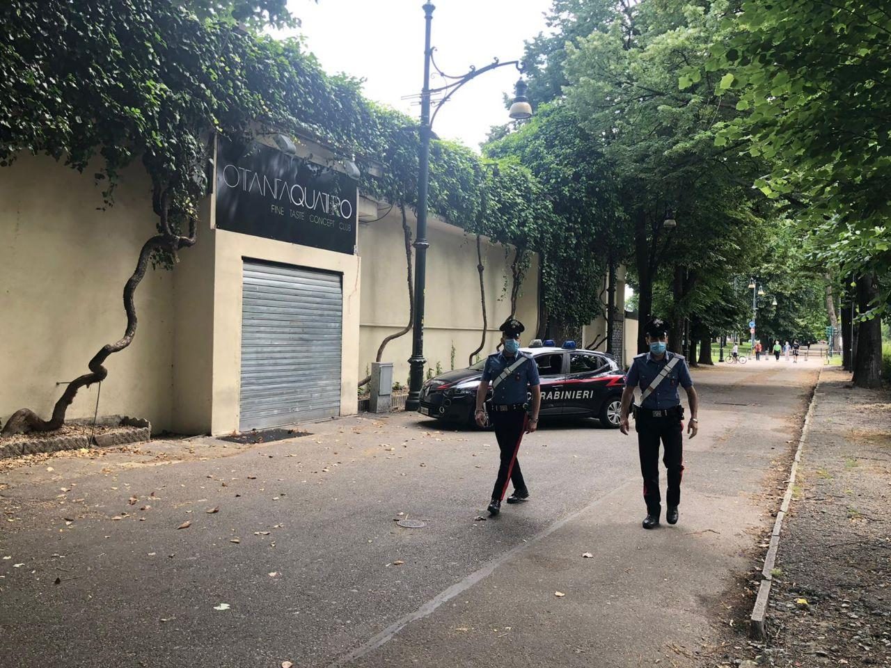 Kalashnikov tatuato sul collo: preso il rapinatore del Valentino