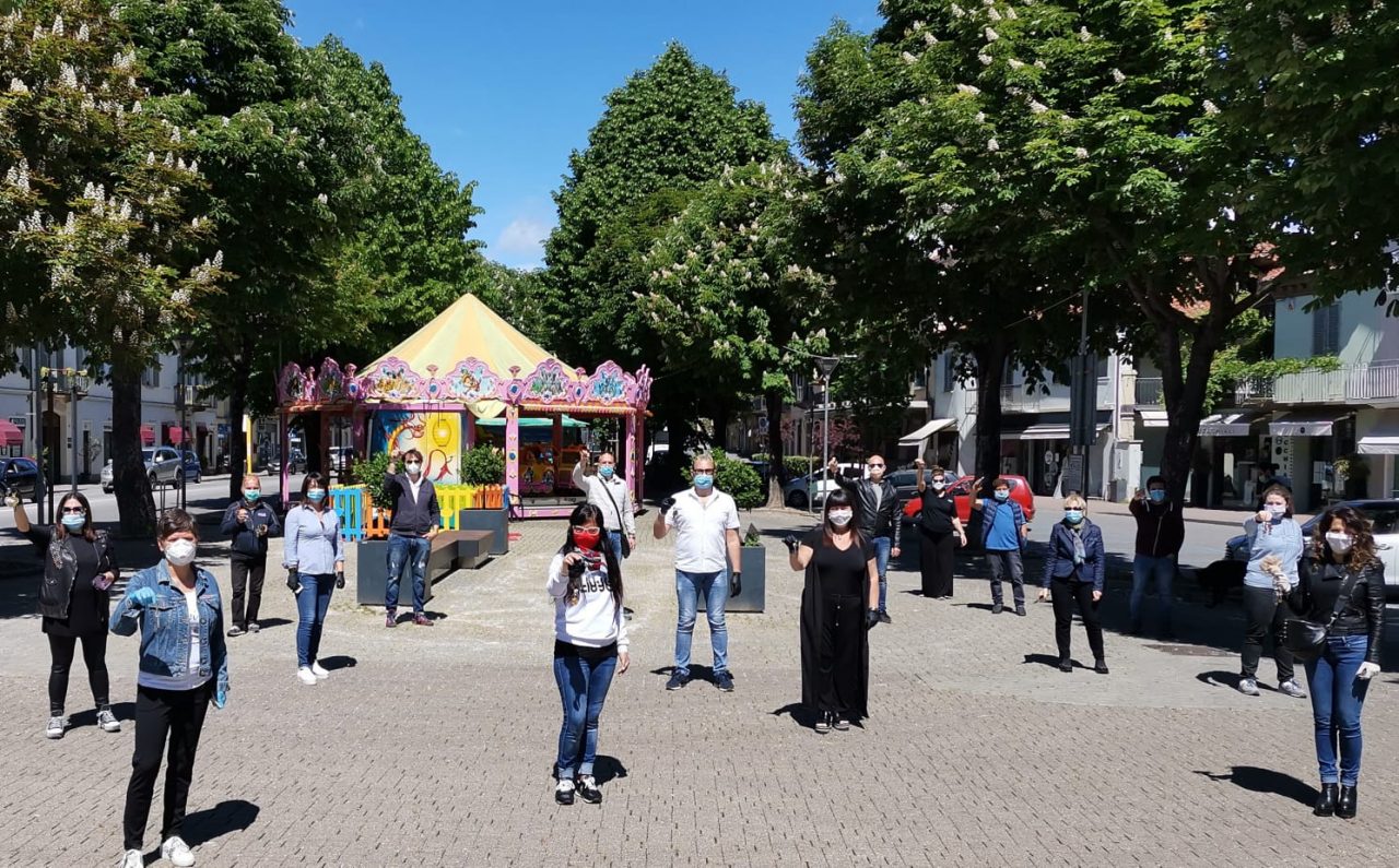 La protesta dei commercianti rivarolesi ancora costretti alla chiusura | FOTO