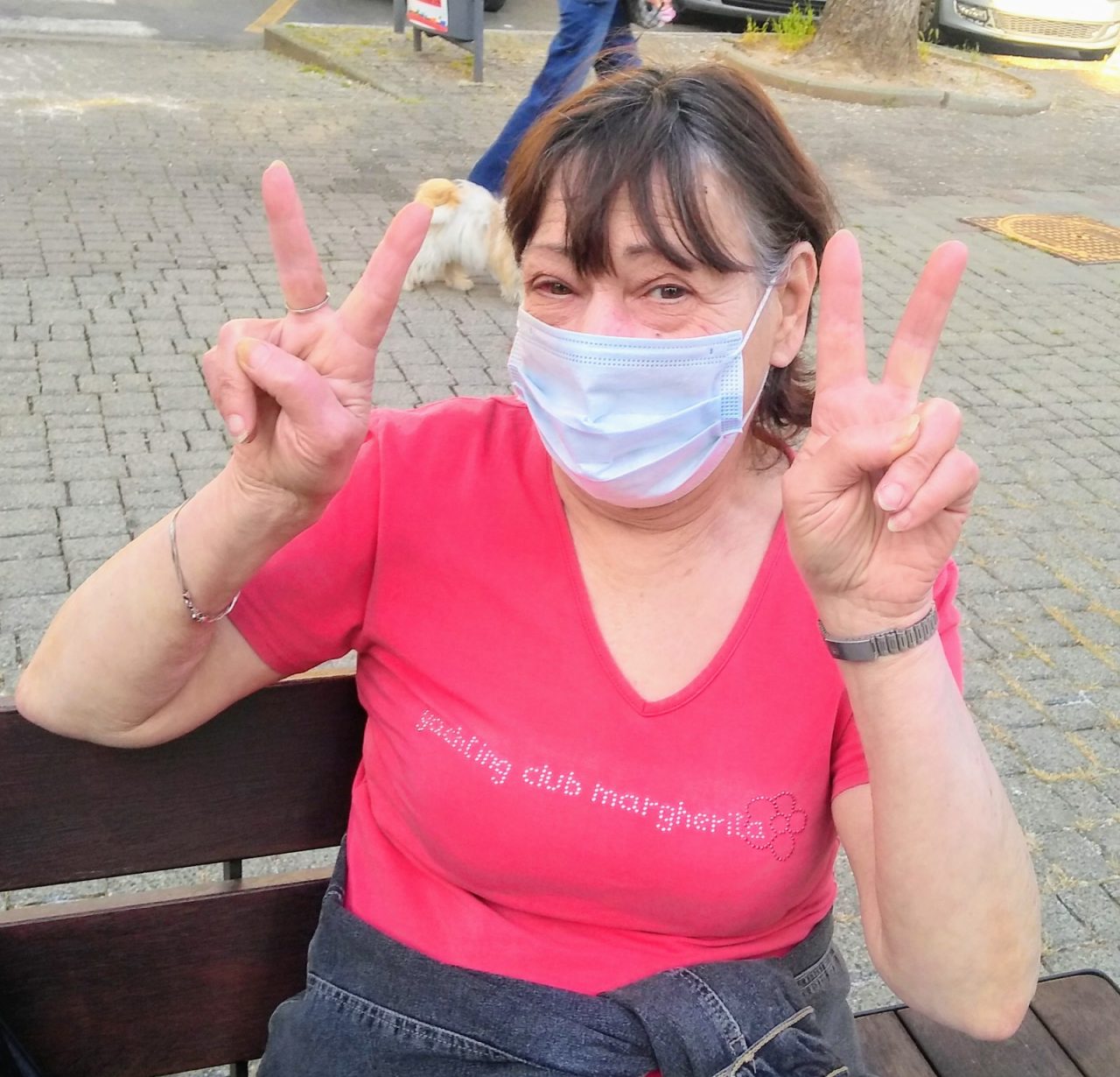 Coronavirus sorrisi dietro
